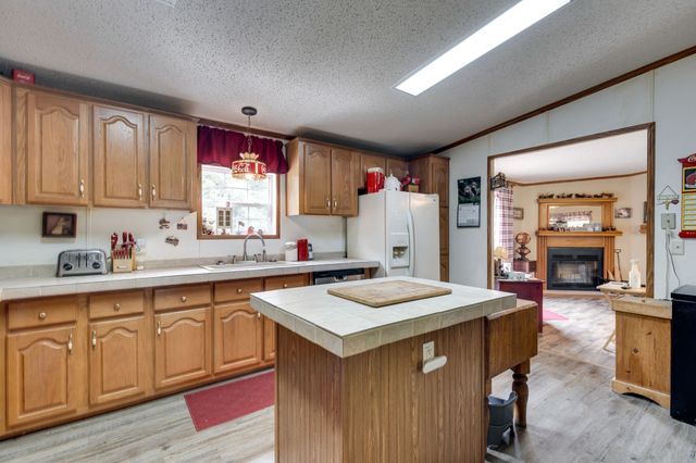 3895 Old Stewart Rd, Tennessee Ridge, TN 37178