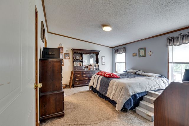 3895 Old Stewart Rd, Tennessee Ridge, TN 37178
