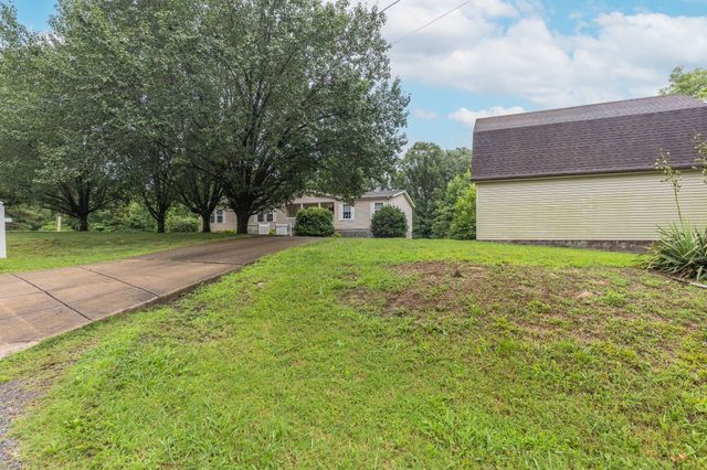 3895 Old Stewart Rd, Tennessee Ridge, TN 37178
