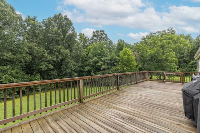 3895 Old Stewart Rd, Tennessee Ridge, TN 37178
