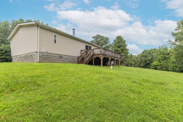 3895 Old Stewart Rd, Tennessee Ridge, TN 37178