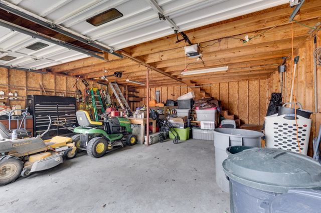 3895 Old Stewart Rd, Tennessee Ridge, TN 37178