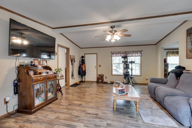 3895 Old Stewart Rd, Tennessee Ridge, TN 37178