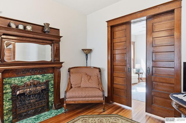 136 N 40th Street, Omaha, NE 68131