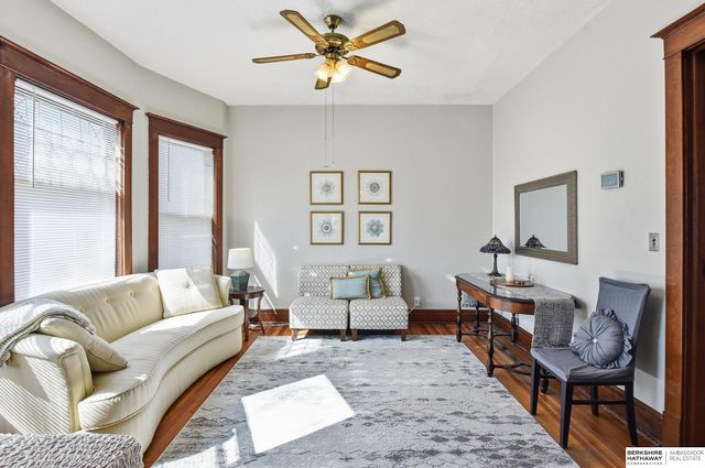 136 N 40th Street, Omaha, NE 68131