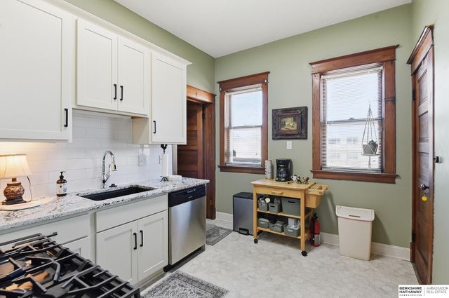 136 N 40th Street, Omaha, NE 68131