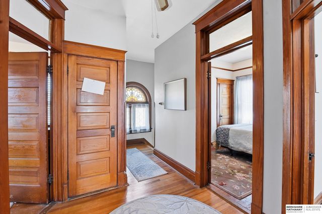 136 N 40th Street, Omaha, NE 68131