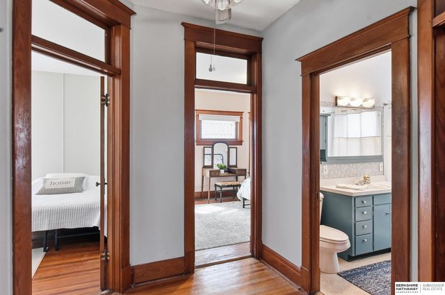 136 N 40th Street, Omaha, NE 68131