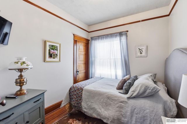 136 N 40th Street, Omaha, NE 68131