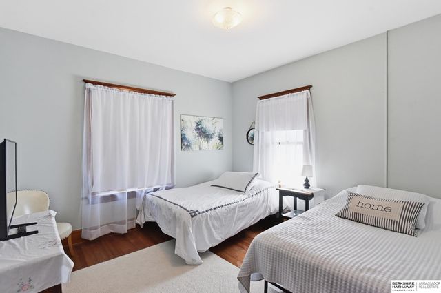 136 N 40th Street, Omaha, NE 68131