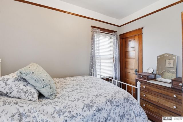 136 N 40th Street, Omaha, NE 68131