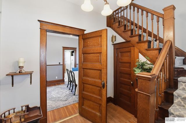 136 N 40th Street, Omaha, NE 68131