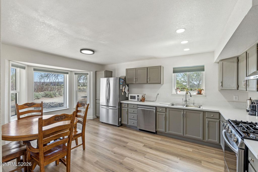 Image 15 of property listing at 10605 Osage Road, Reno, NV 89508