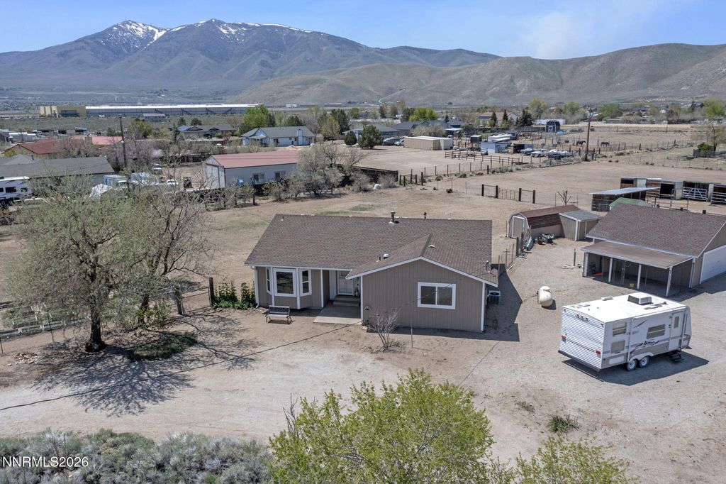 Image 3 of property listing at 10605 Osage Road, Reno, NV 89508