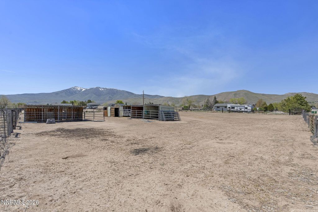 Image 37 of property listing at 10605 Osage Road, Reno, NV 89508
