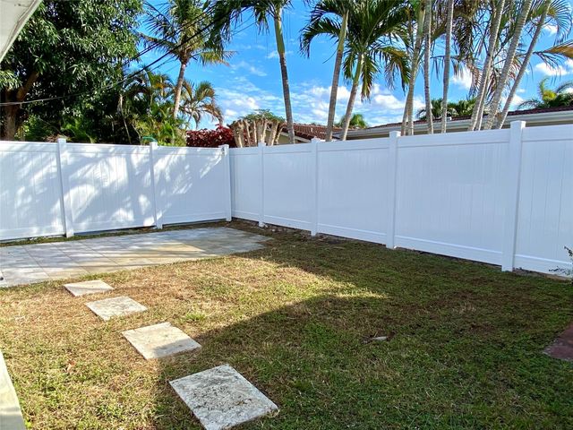 1610 NE 62nd St, Fort Lauderdale, FL 33334