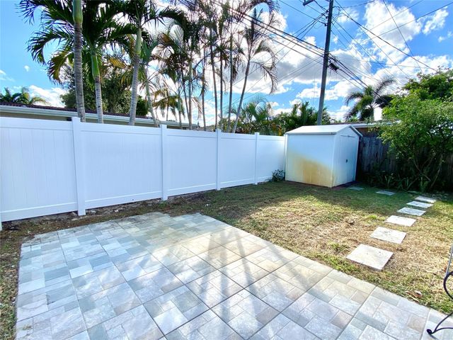 1610 NE 62nd St, Fort Lauderdale, FL 33334