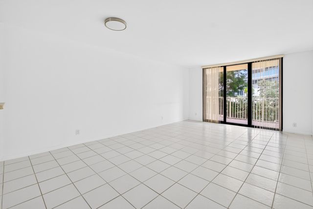 3540 S Ocean Boulevard 208, South Palm Beach, FL 33480