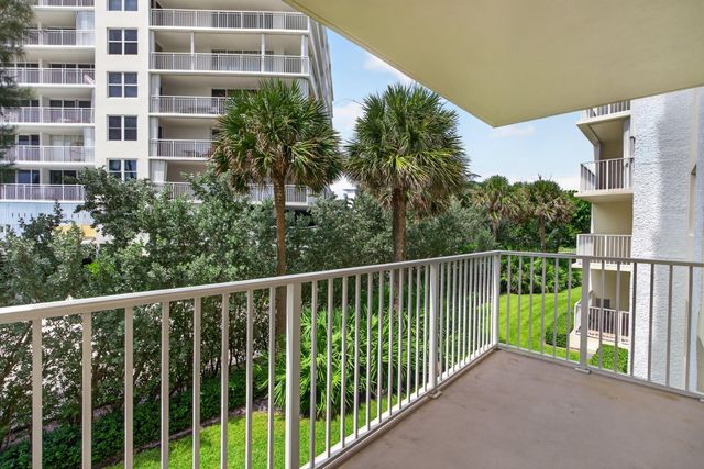 3540 S Ocean Boulevard 208, South Palm Beach, FL 33480