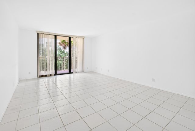 3540 S Ocean Boulevard 208, South Palm Beach, FL 33480