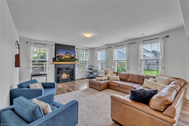 2905 Pepperlin DR, Virginia Beach, VA 23456