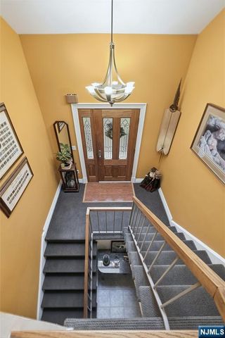 4 Lesa Lane, Hillsdale, NJ 07642