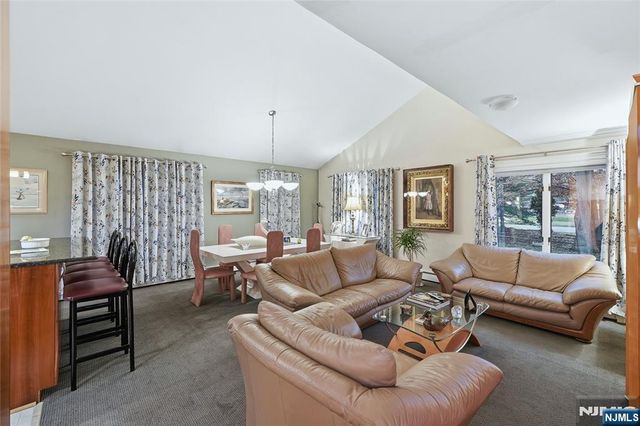 4 Lesa Lane, Hillsdale, NJ 07642