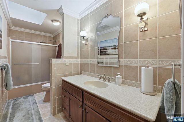 4 Lesa Lane, Hillsdale, NJ 07642