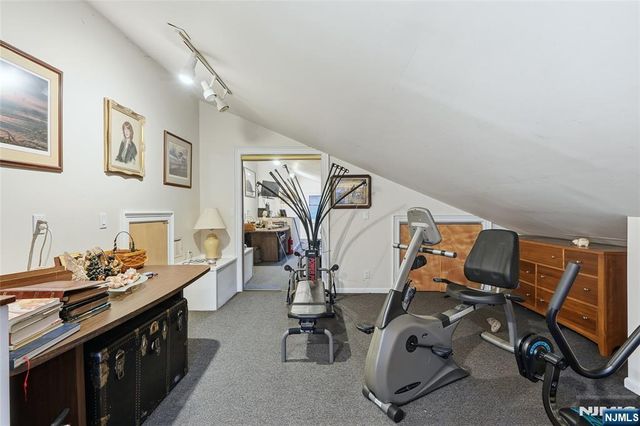 4 Lesa Lane, Hillsdale, NJ 07642