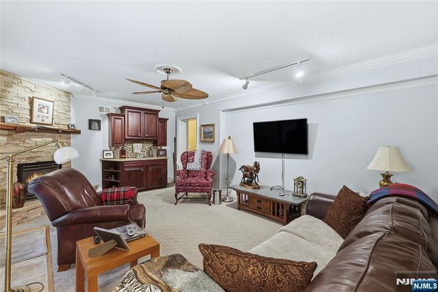 4 Lesa Lane, Hillsdale, NJ 07642