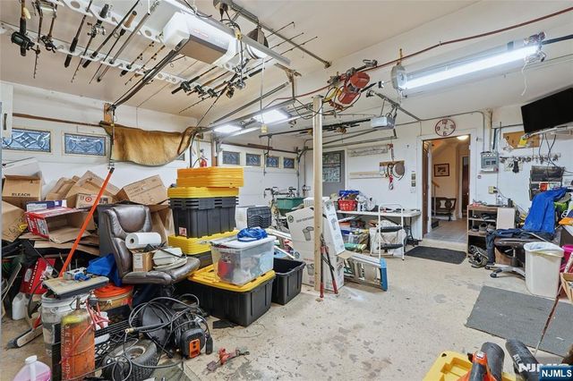 4 Lesa Lane, Hillsdale, NJ 07642