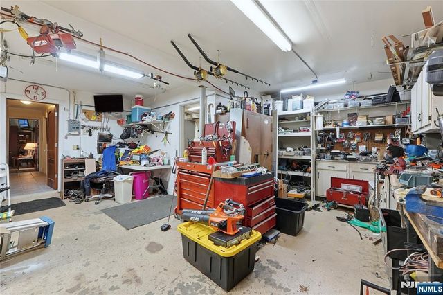 4 Lesa Lane, Hillsdale, NJ 07642