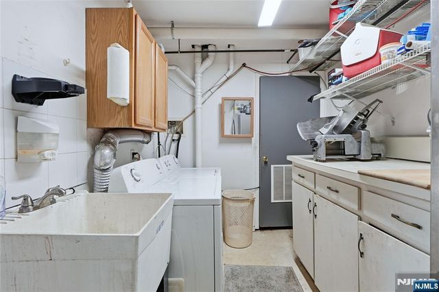 4 Lesa Lane, Hillsdale, NJ 07642