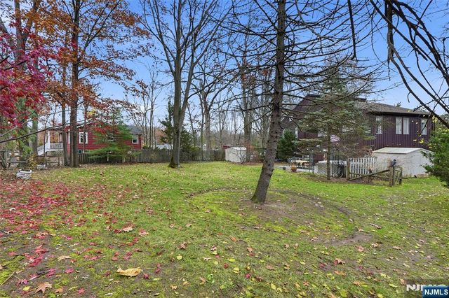 4 Lesa Lane, Hillsdale, NJ 07642