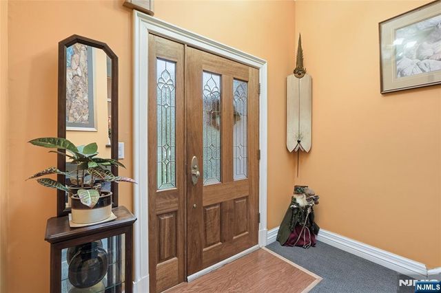 4 Lesa Lane, Hillsdale, NJ 07642