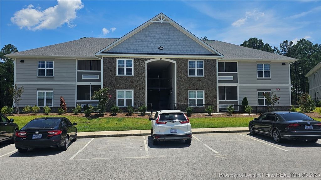 260 Gallery Drive 102, Spring Lake, NC 28390