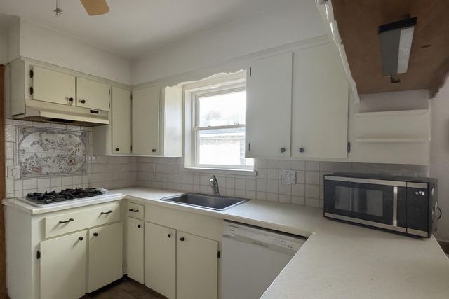 9722 Braesmont Drive, Houston, TX 77096