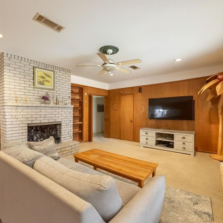 9722 Braesmont Drive, Houston, TX 77096