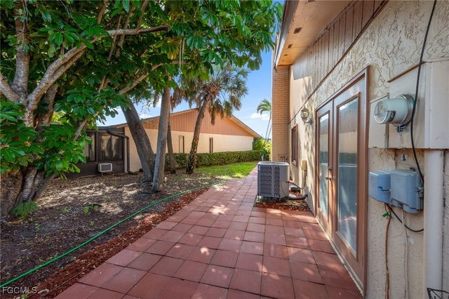 6443 Royal Woods DR, Fort Myers, FL 33908