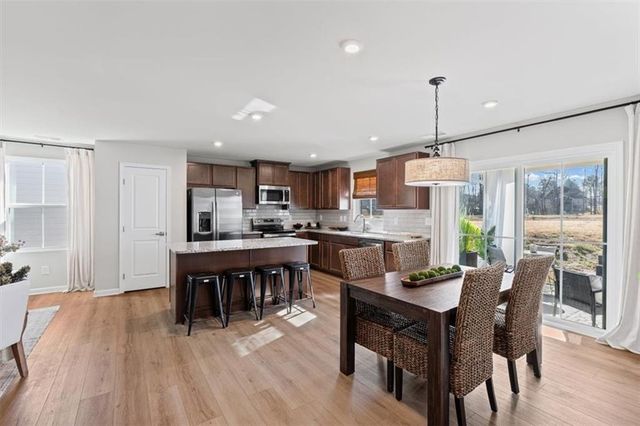 37 Summer Club NW Boulevard, Rome, GA 30165