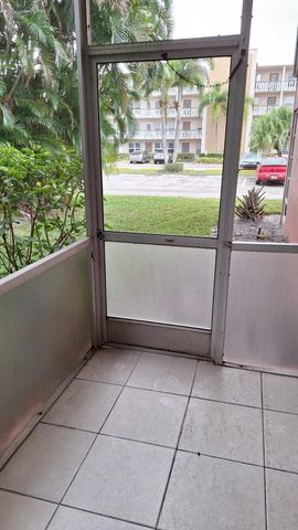 26 Golfs Edge D, West Palm Beach, FL 33417