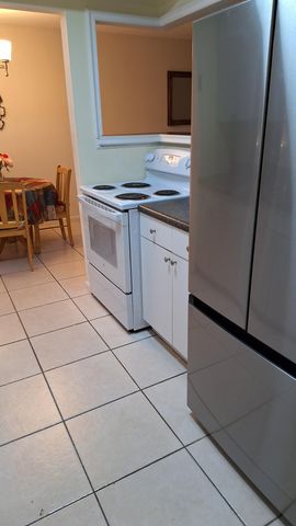 26 Golfs Edge D, West Palm Beach, FL 33417