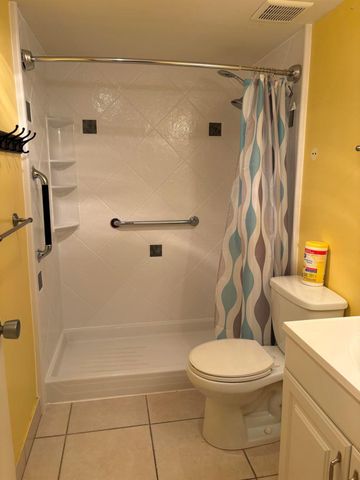 26 Golfs Edge D, West Palm Beach, FL 33417