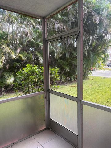 26 Golfs Edge D, West Palm Beach, FL 33417