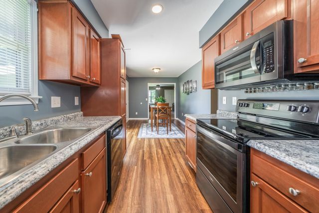 142 N Jane St, Haysville, KS 67060