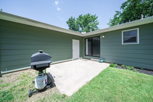 142 N Jane St, Haysville, KS 67060