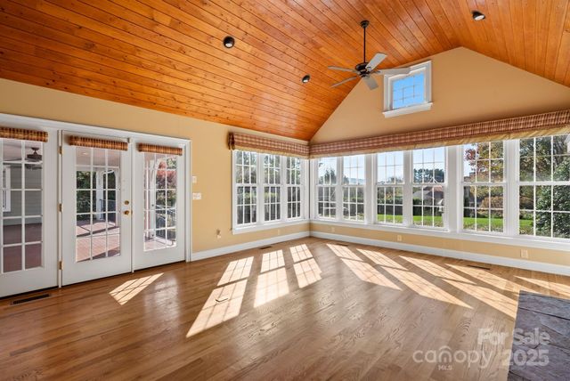 6 Huntington Chase Drive, Asheville, NC 28805