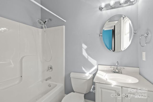 6 Huntington Chase Drive, Asheville, NC 28805