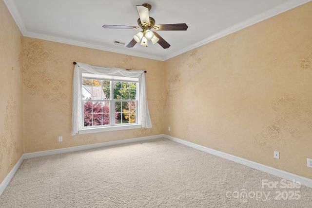 6 Huntington Chase Drive, Asheville, NC 28805