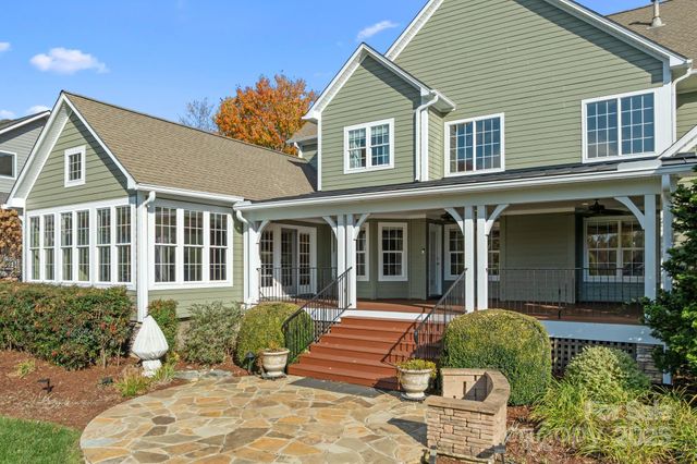 6 Huntington Chase Drive, Asheville, NC 28805